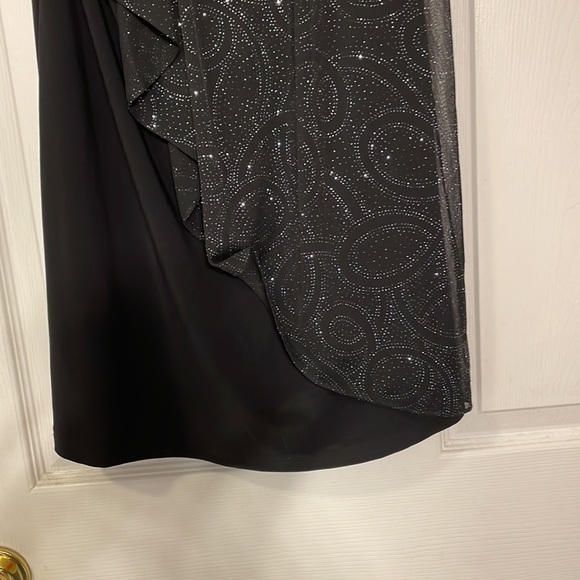 NWT Beautiful Sparkly Dress for a night out. Swoop back - Picture 8 of 14